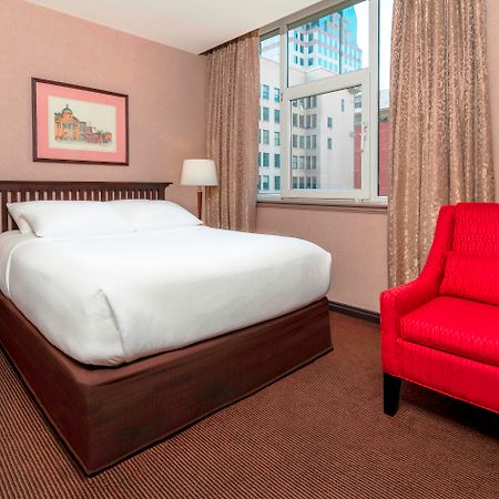 Ramada Limited Downtown Vancouver Extérieur photo