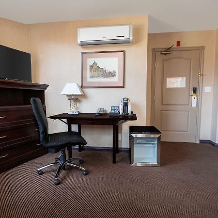 Ramada Limited Downtown Vancouver Extérieur photo