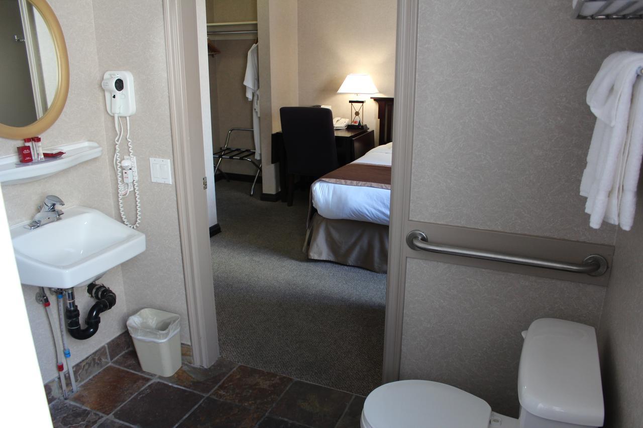 Ramada Limited Downtown Vancouver Extérieur photo