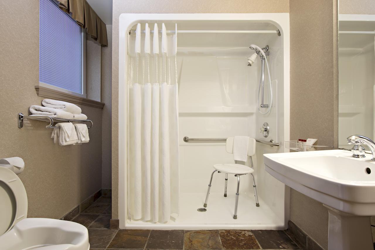 Ramada Limited Downtown Vancouver Extérieur photo