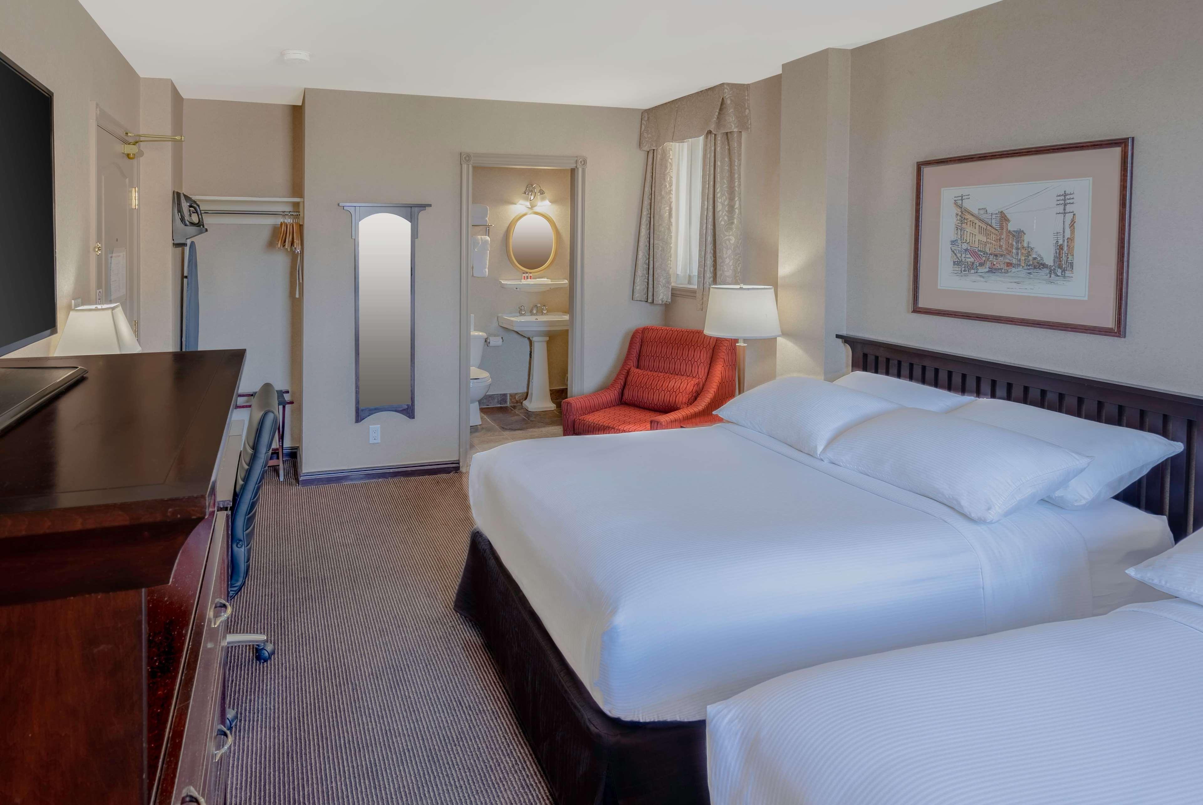 Ramada Limited Downtown Vancouver Extérieur photo