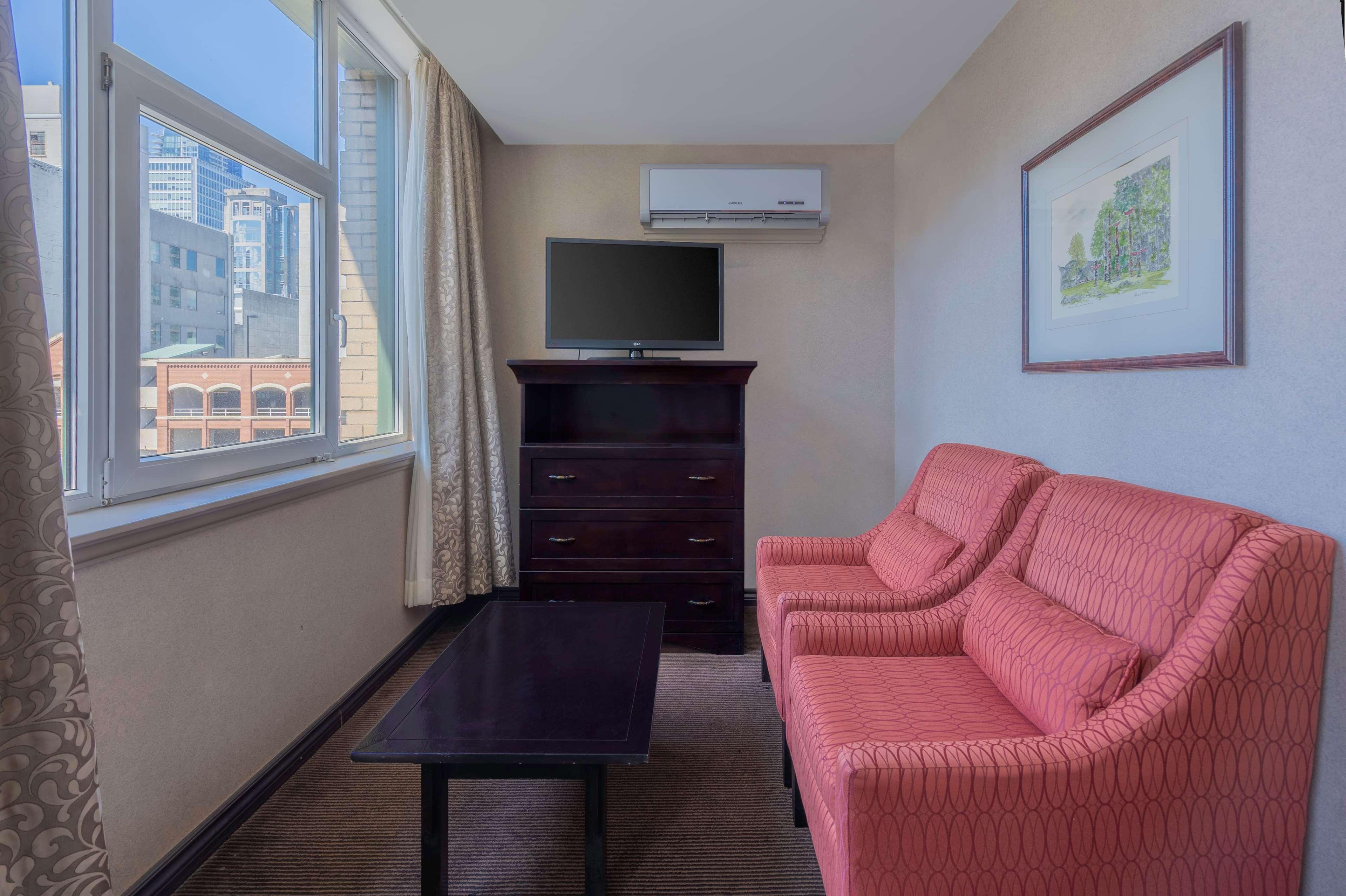 Ramada Limited Downtown Vancouver Extérieur photo