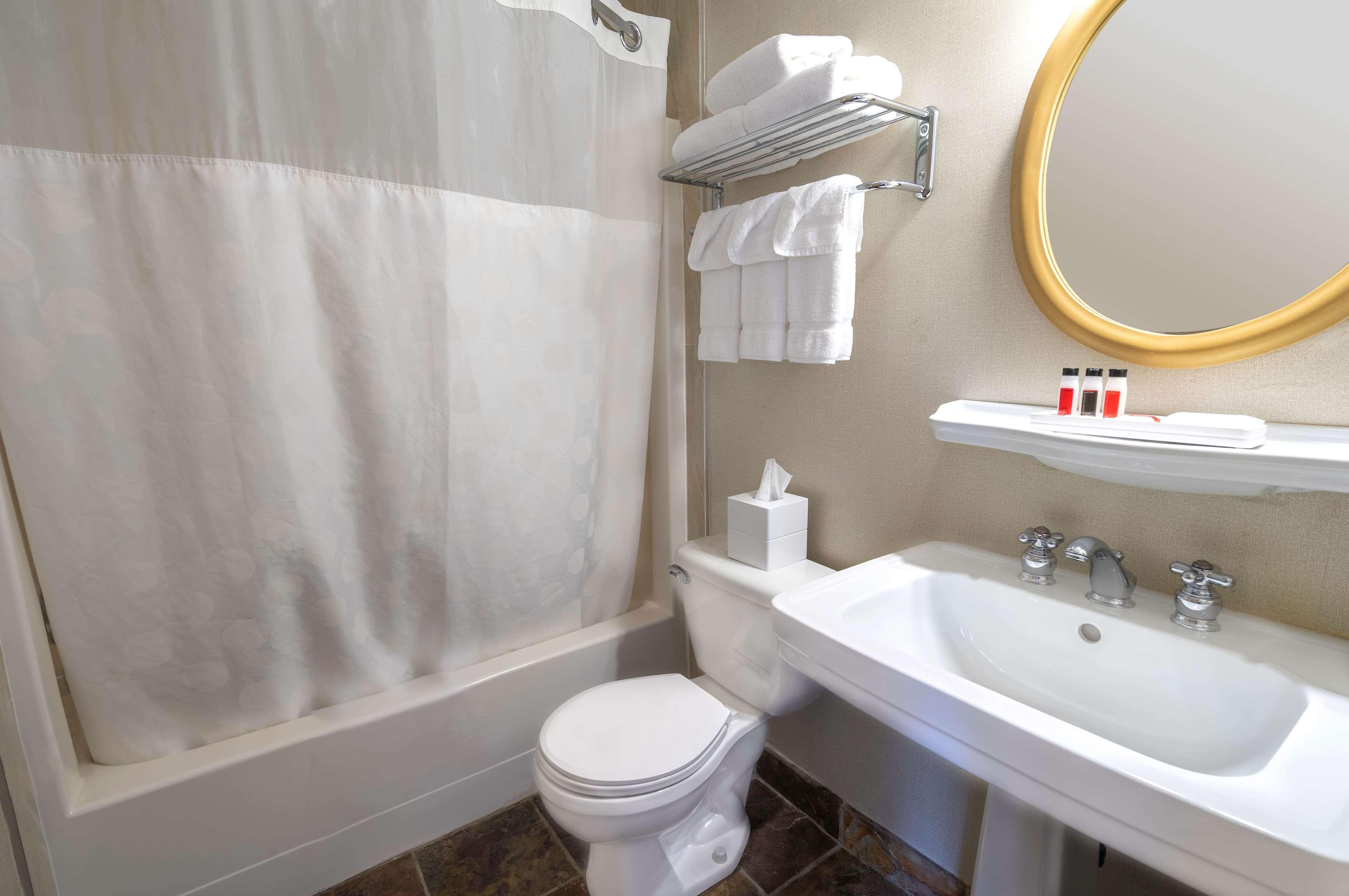 Ramada Limited Downtown Vancouver Extérieur photo
