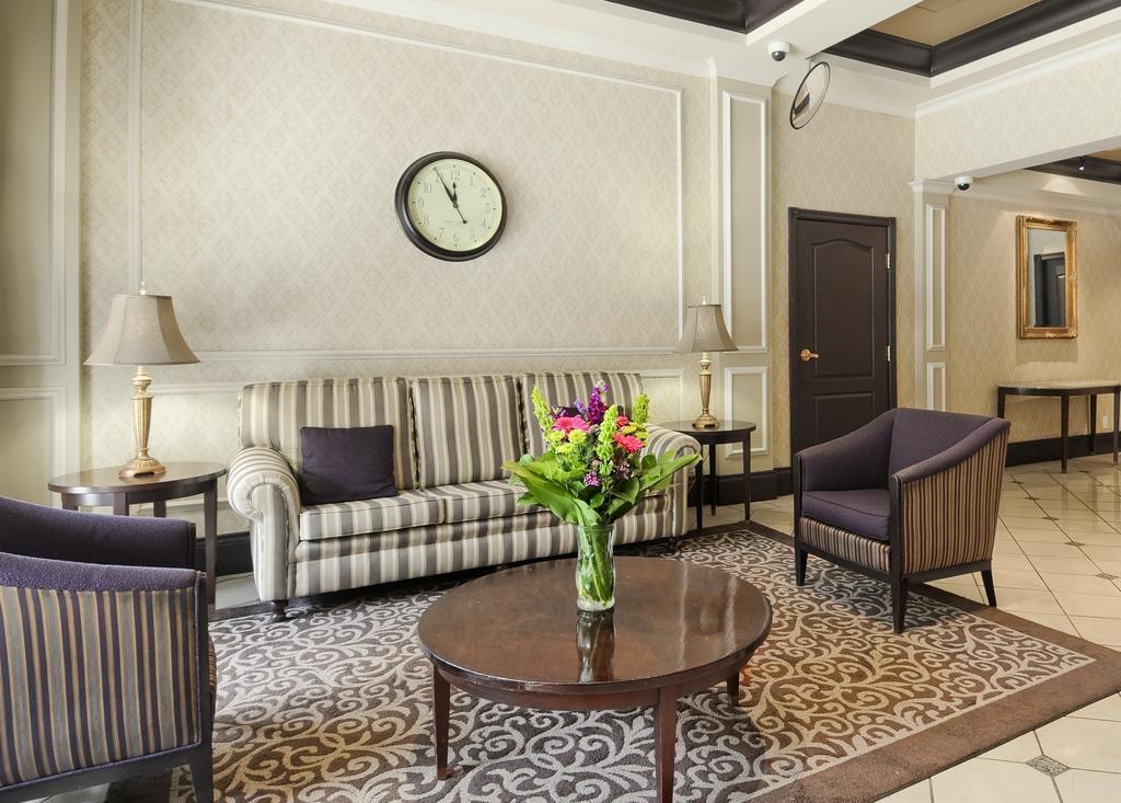 Ramada Limited Downtown Vancouver Extérieur photo