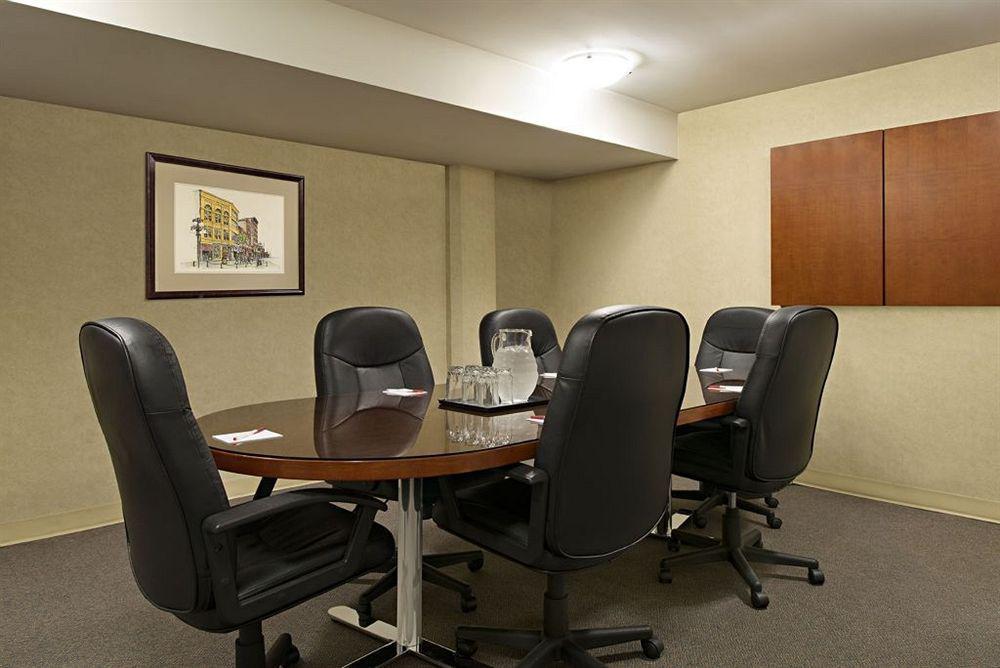 Ramada Limited Downtown Vancouver Extérieur photo